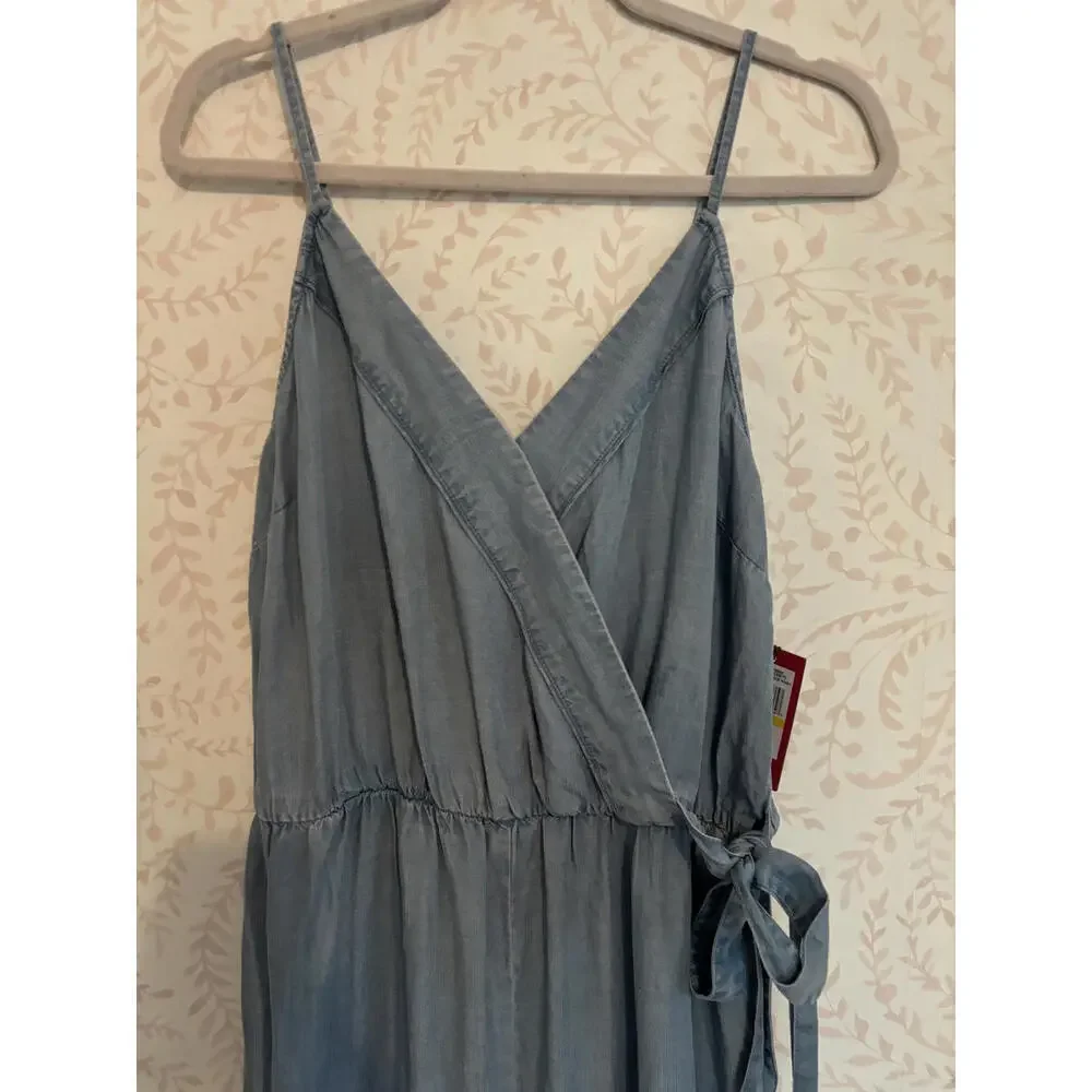 FALL SALE! NWT Vince Camuto Light Blue Chambray Jumpsuit - Picture 3 of 7